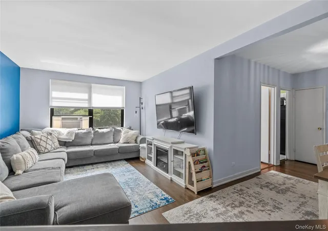 Homes for sale in Greenburgh, NY | 83 Rockledge Rd, Greenburgh, NY 10522