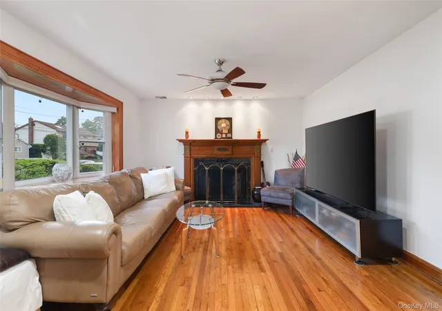 5th image of 187 Commonwealth Ave, Massapequa, NY 11758 | MLS# 1002295