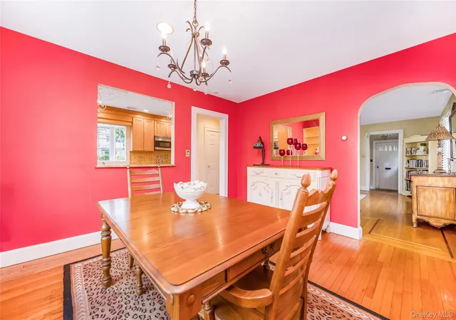 5th image of 215 Melville Rd, Oyster Bay, NY 11735 | MLS# 1002296