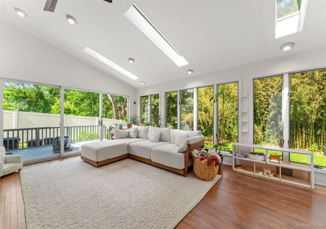 Photo 4 of Sale Pending at 3 Jennifer Ln, Hartsdale, NY 10530 | MLS# 1002310 | Listing updated on 2026-06-20