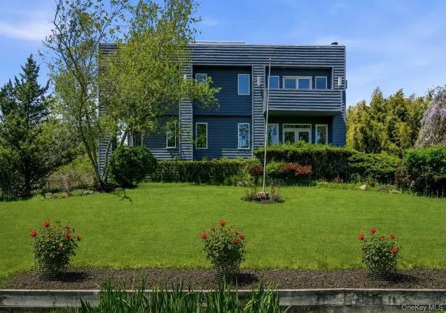 3rd image of 36 Roosevelt Blvd, Brookhaven, NY 11772 | MLS# 1002353