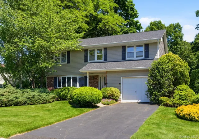 2nd image of 61 Hofstra Dr, Smithtown, NY 11787 | MLS# 1002364