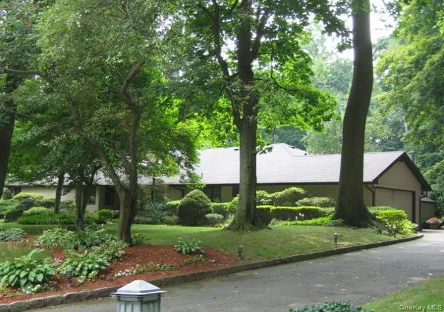 1st image of 6 Pine Tree Dr, Great Neck, NY 11024 | MLS# 1002395