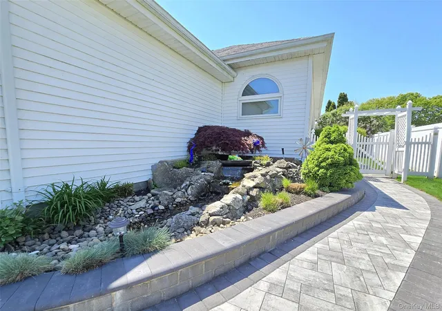 2nd image of 12 Laurel Ln, Holtsville, NY 11742 | MLS# 1002397