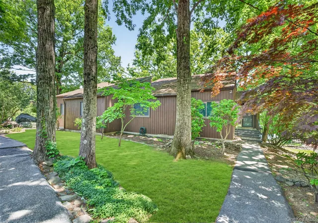 1st image of 2 Acorn Ct, Woodbury, NY 10930 | MLS# 1002400