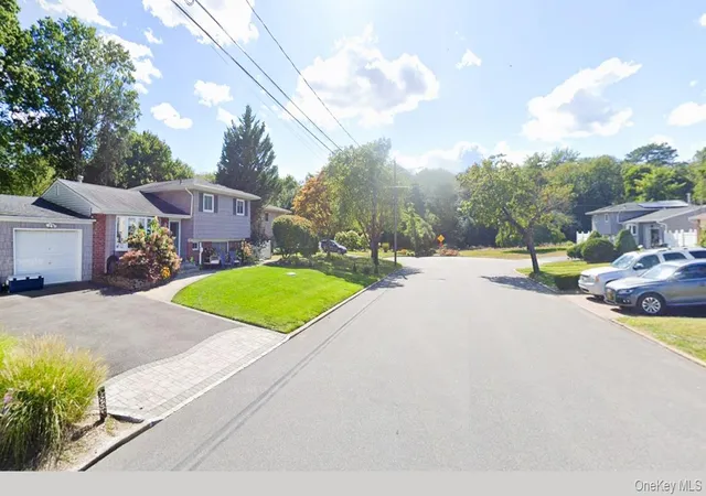 13th image of 12 Weiss Pl, Deer Park, NY 11729 | MLS# 1002437