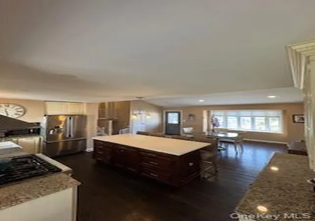 5th image of 12 Weiss Pl, Deer Park, NY 11729 | MLS# 1002437