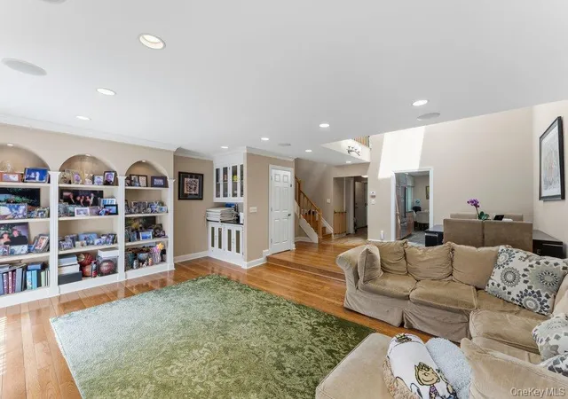 Listing Photo 1 - Condo for sale in building located at 76 Estate Dr, Jericho, NY 12733