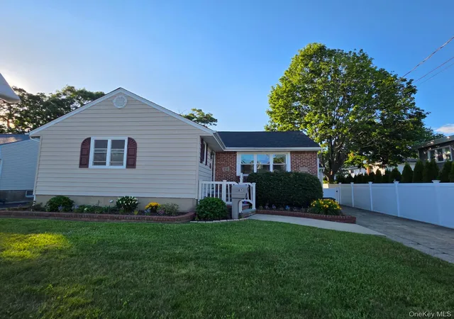 1st image of 185 Audley Ct, Copiague, NY 11726 | MLS# 1002450