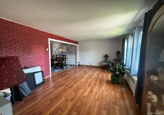 5th image of 185 Audley Ct, Copiague, NY 11726 | MLS# 1002450