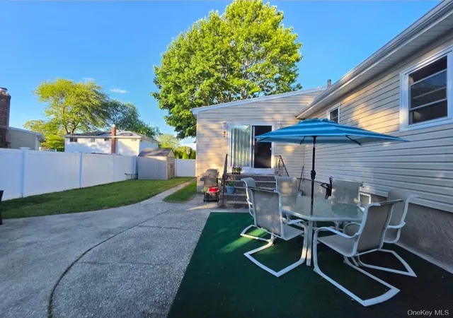 3rd image of 185 Audley Ct, Copiague, NY 11726 | MLS# 1002450