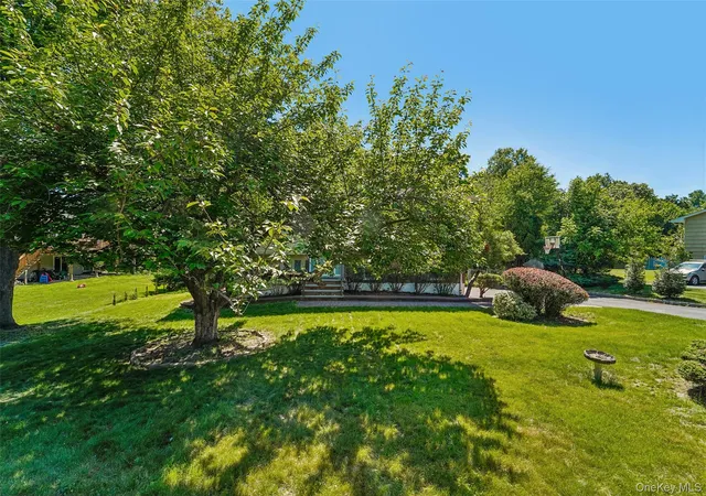 2nd image of 3 Bittman Ln, Clarkstown, NY 10956 | MLS# 1002464