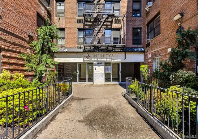 2nd image of 132-35 Sanford Ave, New York, NY 11355