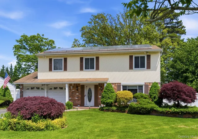 2nd image of 33 Roy Dr, Smithtown, NY 11767 | MLS# 1002477
