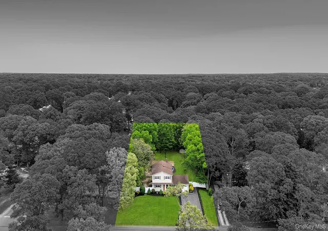 2nd image of 277 Magnolia Dr, Selden, NY 11784 | MLS# 1002501