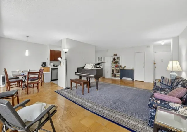 Homes for sale in White Plains, NY | 15 Stewart Pl, White Plains, NY 10603