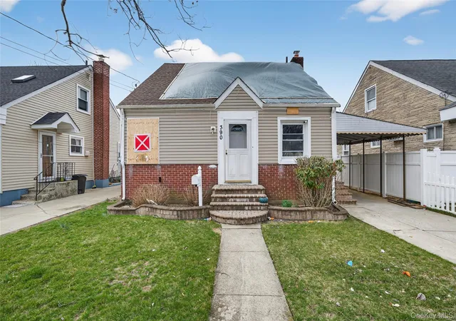 3rd image of 390 Locust Ave, Hempstead, NY 11553 | MLS# 1002513