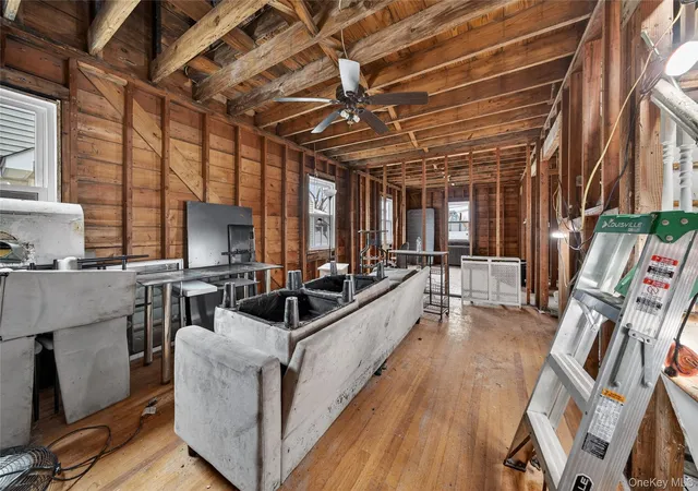 4th image of 390 Locust Ave, Hempstead, NY 11553 | MLS# 1002513