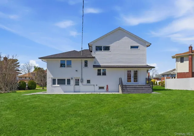 Photo 3 of Single family home for sale at 2040 Wellington Ct, Westbury, NY 11590 | MLS# 1002517 | Listing updated on 2026-05-21