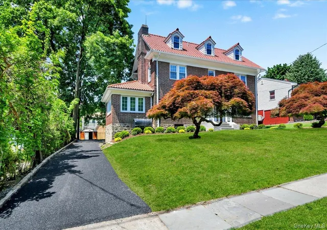 Photo 3 of Sale Pending at 50 Forster Ave, Mount Vernon, NY 10552 | MLS# 1002533 | Listing updated on 2026-07-25
