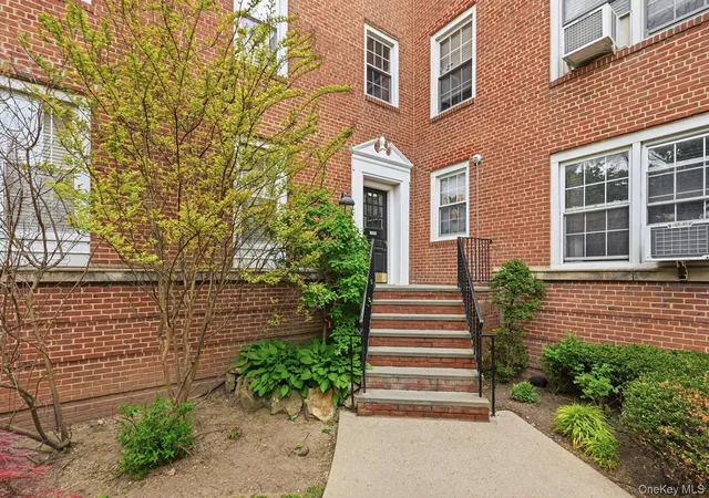 2nd image of 230 Central Ave #1F, Hempstead, NY 11559 | MLS# 1002538