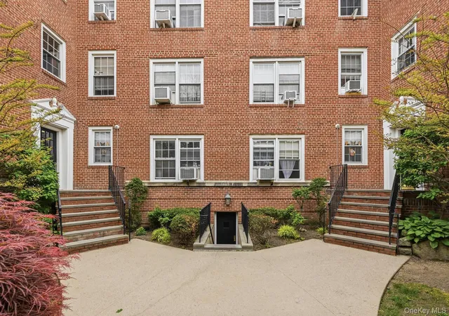 3rd image of 230 Central Ave #1F, Hempstead, NY 11559 | MLS# 1002538