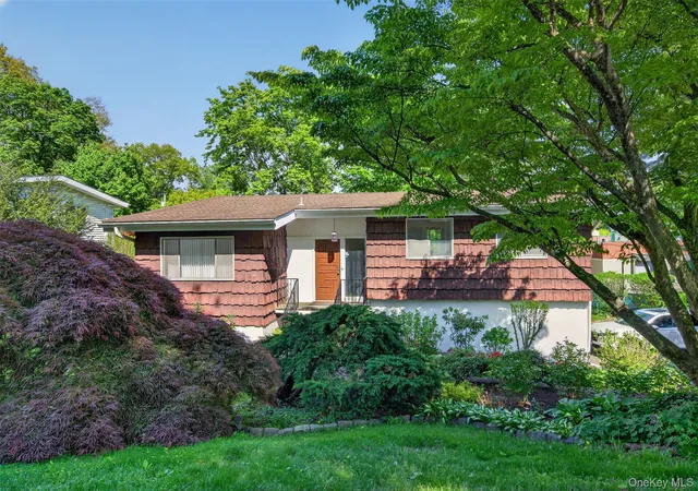 Homes for sale in Greenburgh, NY | 4 Brookdell Dr, Greenburgh, NY 10530 | MLS# 1002540