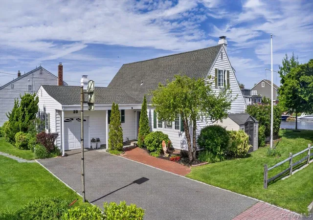 2nd image of 20 Bayview Ln, Amityville, NY 11701 | MLS# 1002552