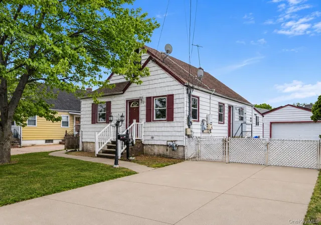 1st image of 98 Lincoln St, Hempstead, NY 11003 | MLS# 1002589