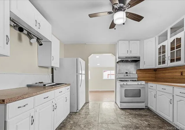 3rd image of 98 Lincoln St, Hempstead, NY 11003 | MLS# 1002589