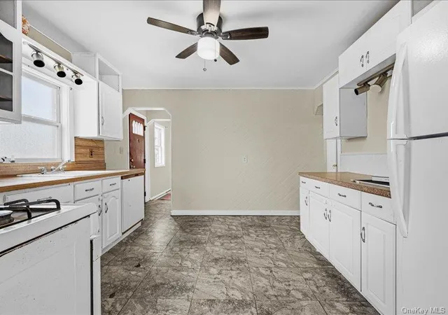 5th image of 98 Lincoln St, Hempstead, NY 11003 | MLS# 1002589