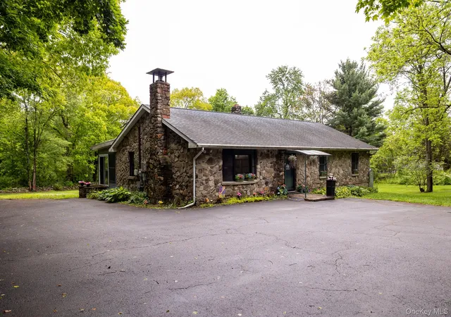 Photo 3 of Single family home for sale at 1544 Route 300, Newburgh (town), NY 12550 | MLS# 1002622 | Listing updated on 2026-08-24