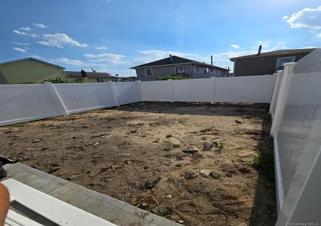 Photo 4 of Single family home for sale at 445 Beach 45th St, Far Rockaway, NY 11691 | MLS# 1002625 | Listing updated on 2026-06-14