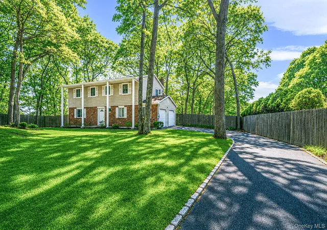2nd image of 14 Basswood Ln, Farmingville, NY 11738 | MLS# 1002657