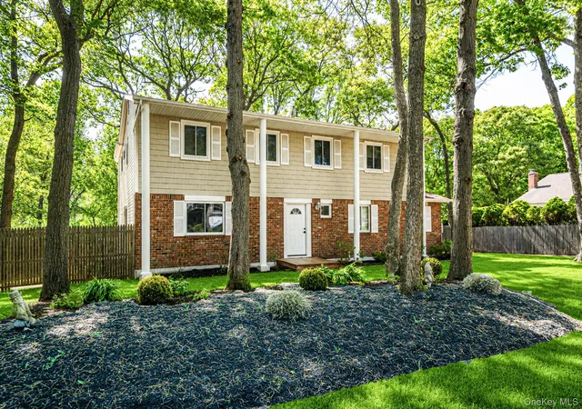 3rd image of 14 Basswood Ln, Farmingville, NY 11738 | MLS# 1002657