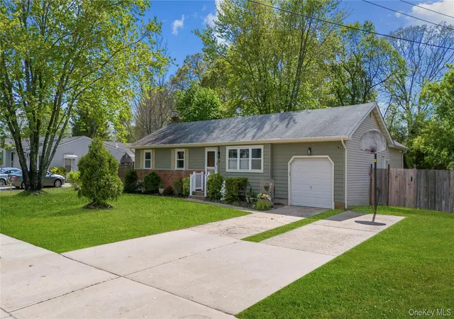 2nd image of 36 Marshall Dr, Selden, NY 11784 | MLS# 1002682