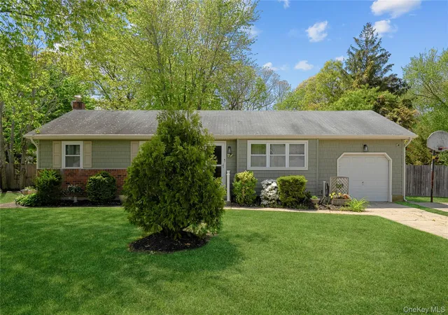 3rd image of 36 Marshall Dr, Selden, NY 11784 | MLS# 1002682