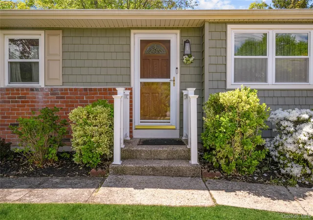 4th image of 36 Marshall Dr, Selden, NY 11784 | MLS# 1002682