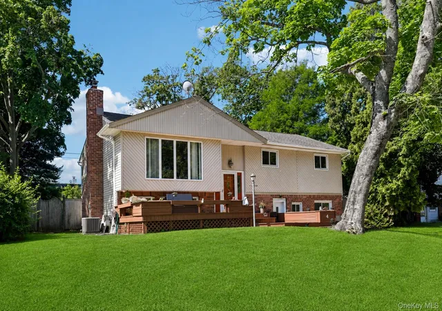 1st image of 4 Sherbrooke Dr, Smithtown, NY 11787 | MLS# 1002706