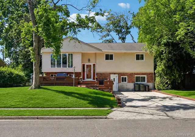 2nd image of 4 Sherbrooke Dr, Smithtown, NY 11787 | MLS# 1002706