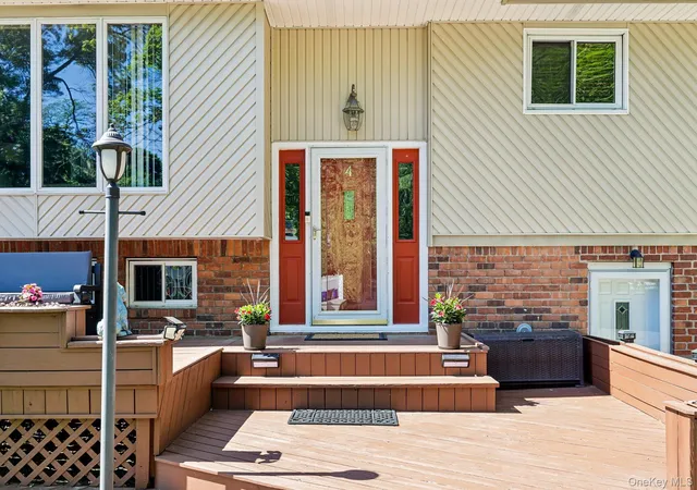 4th image of 4 Sherbrooke Dr, Smithtown, NY 11787 | MLS# 1002706