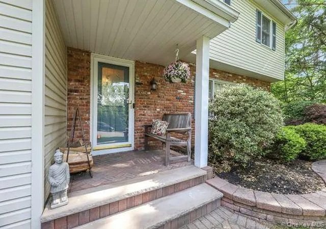 2nd image of 4 Liberty Cir, New City, NY 10956 | MLS# 1002716