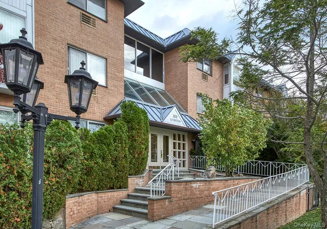 1st image of 300 Livingston Ave #2A, Mamaroneck, NY 10543 | MLS# 1002736