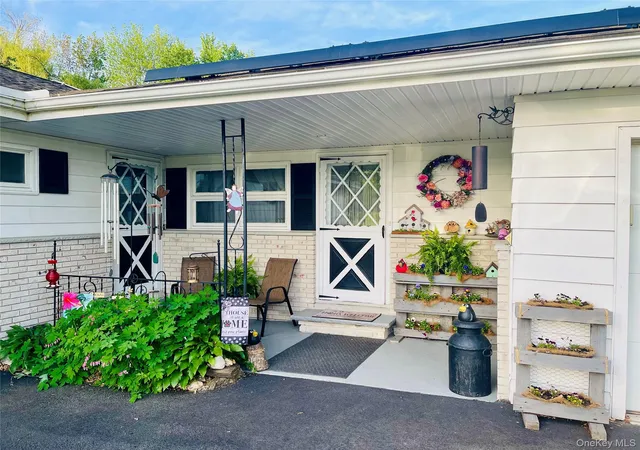 Homes for sale in Goshen, NY | 137 Cross Rd, Goshen, NY 10924 | MLS# 1002742