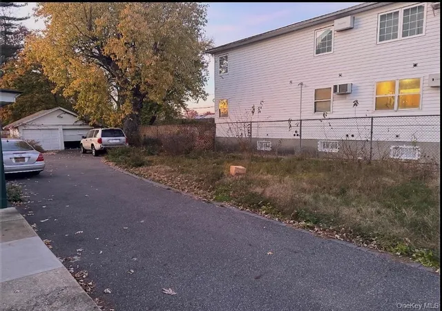 2nd image of 14212 222nd St, Laurelton, NY 11413 | MLS# 1002758