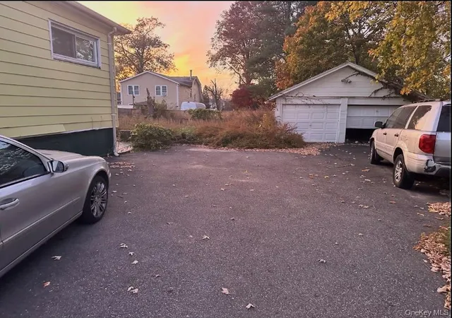 3rd image of 14212 222Nd St, Laurelton, NY 11413 | MLS# 1002758