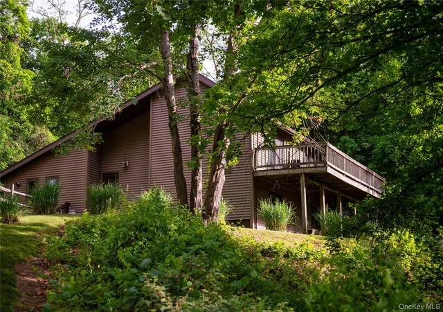 Homes for sale in Hyde Park, NY | 12 Chaucer Rd, Hyde Park, NY 12580 | MLS# 1002764