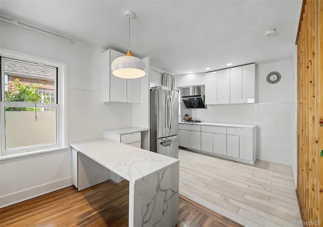 Photo 2 of Single family home for sale at 5816 198th Street, New York, NY 11365 | MLS# 1002770 | Listing updated on 2026-08-29