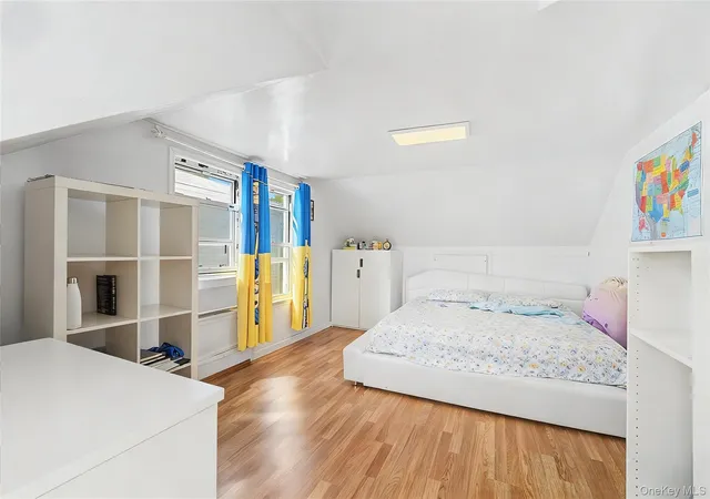 Photo 3 of Single family home for sale at 5816 198th Street, New York, NY 11365 | MLS# 1002770 | Listing updated on 2026-08-29