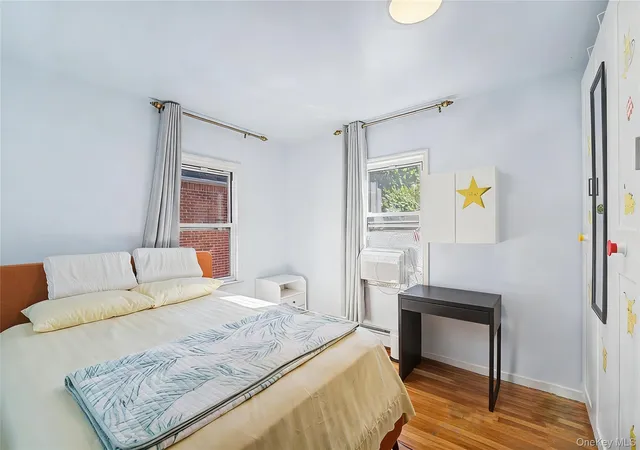 Photo 4 of Single family home for sale at 5816 198th Street, New York, NY 11365 | MLS# 1002770 | Listing updated on 2026-08-29